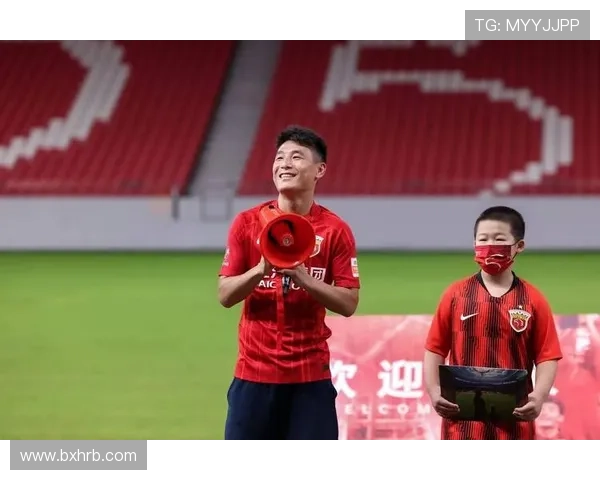 足球明星武磊遭遇网络暴力引发热议球迷对其表现的不同看法 足球明星武磊遭遇网络暴力引发热议球迷对其表现的不同看法